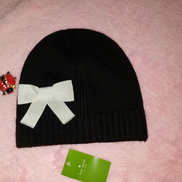 kate spade Accessories - KATE SPADE GROSGRAIN BOW BEANIE BLACK AND CREAM COLOR
